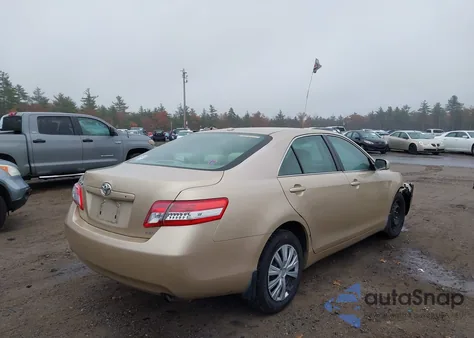 2011 Toyota Camry Le z USA, uszkodzony, nr VIN 4T1BF3EK9BU152644